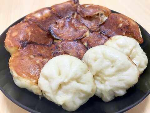 フライパンで　玉ねぎとキャベツの蒸し焼きミニ肉まん